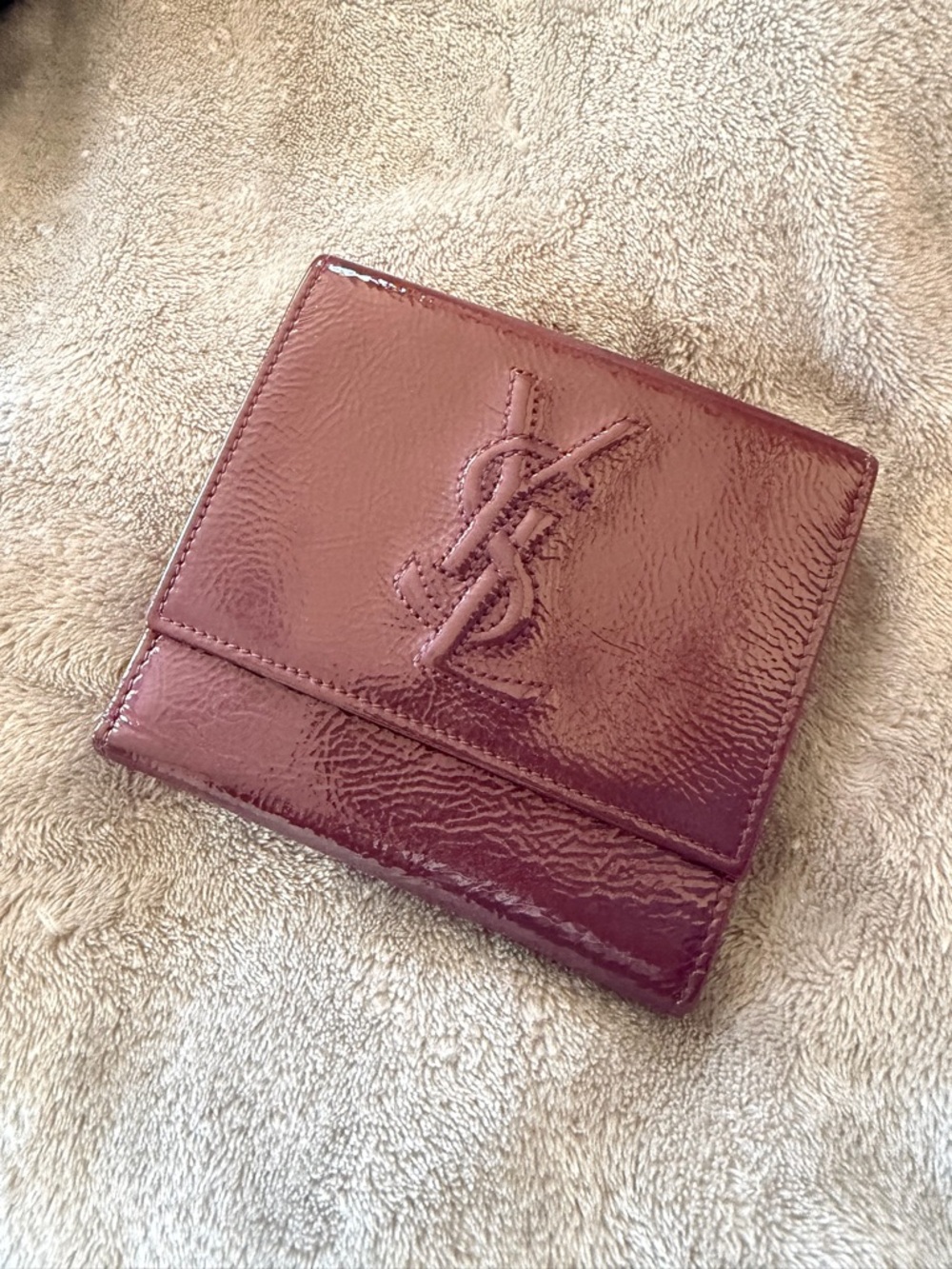 YSL Purple Patent Leather Compact Wallet / Embossed YSL Logo - Picture 4 of 7